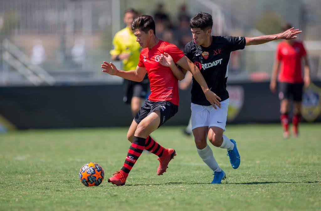 Ramses Serrano en acción con Xolos de Tijuana
